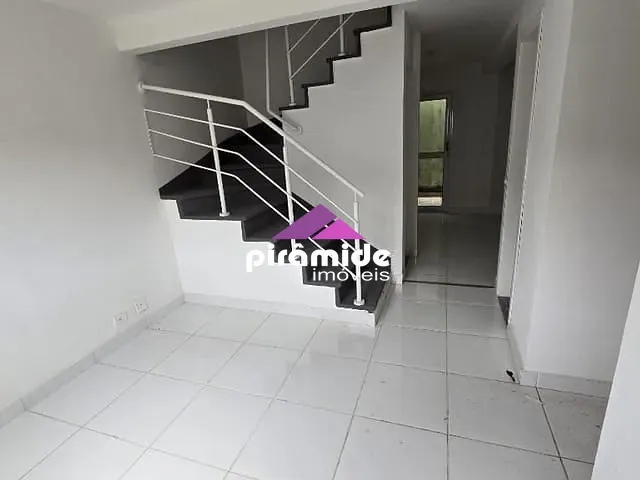 Casa com 70m² 2 quartos e 1 banheiro, à venda, no bairro Eugênio de Mello em São José dos Campos