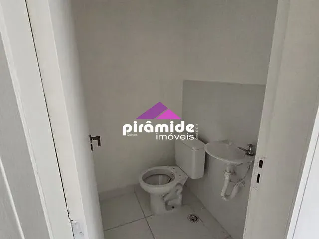 Casa com 70m² 2 quartos e 1 banheiro, à venda, no bairro Eugênio de Mello em São José dos Campos