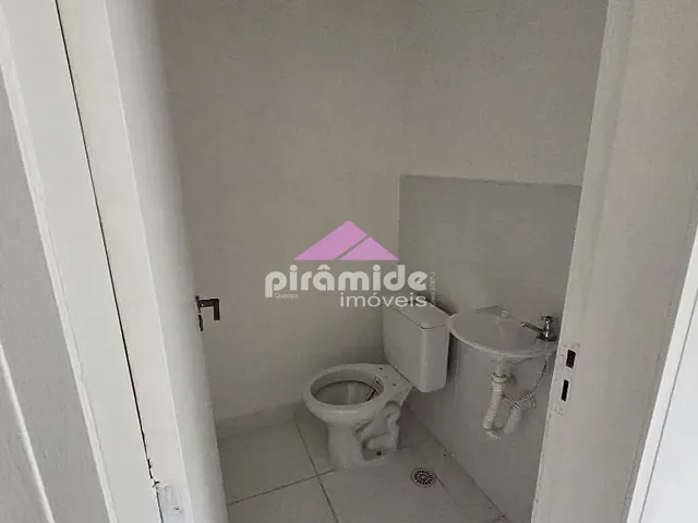 Casa com 70m² 2 quartos e 1 banheiro, à venda, no bairro Eugênio de Mello em São José dos Campos