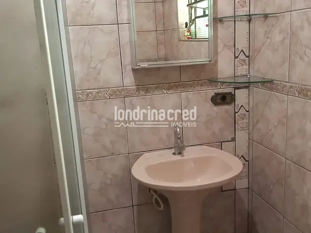 Casa com 330m² 5 quartos e 2 banheiros, à venda, no bairro Jardim Santo Antônio em Londrina