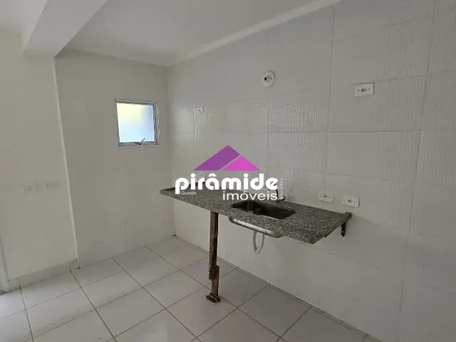 Casa com 80m² 3 quartos e 1 banheiro, à venda, no bairro Eugênio de Mello em São José dos Campos