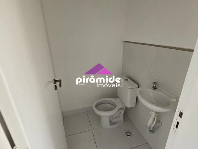Casa com 80m² 3 quartos e 1 banheiro, à venda, no bairro Eugênio de Mello em São José dos Campos