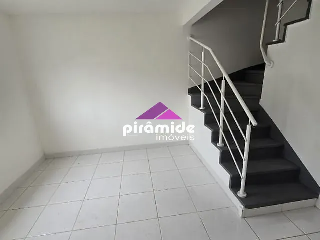 Casa com 80m² 3 quartos e 1 banheiro, à venda, no bairro Eugênio de Mello em São José dos Campos