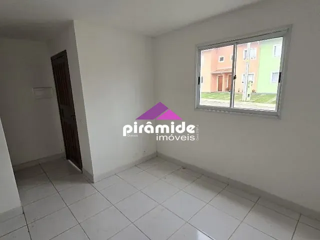 Casa com 80m² 3 quartos e 1 banheiro, à venda, no bairro Eugênio de Mello em São José dos Campos