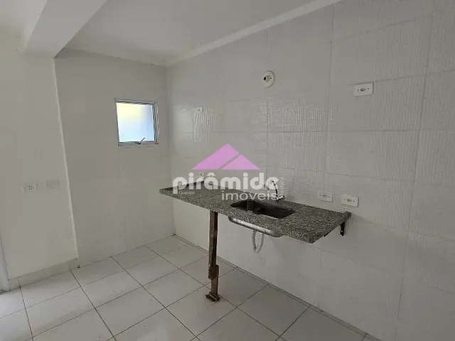 Casa com 80m² 3 quartos e 1 banheiro, à venda, no bairro Eugênio de Mello em São José dos Campos