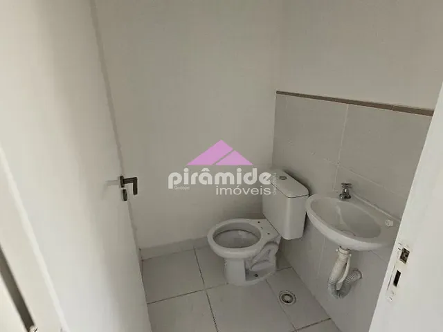 Casa com 80m² 3 quartos e 1 banheiro, à venda, no bairro Eugênio de Mello em São José dos Campos