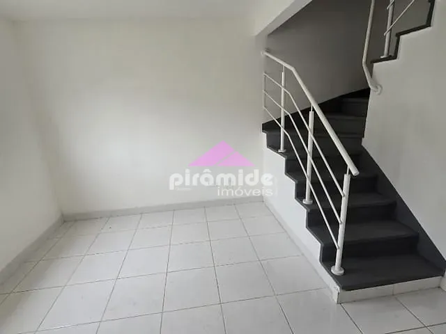 Casa com 80m² 3 quartos e 1 banheiro, à venda, no bairro Eugênio de Mello em São José dos Campos