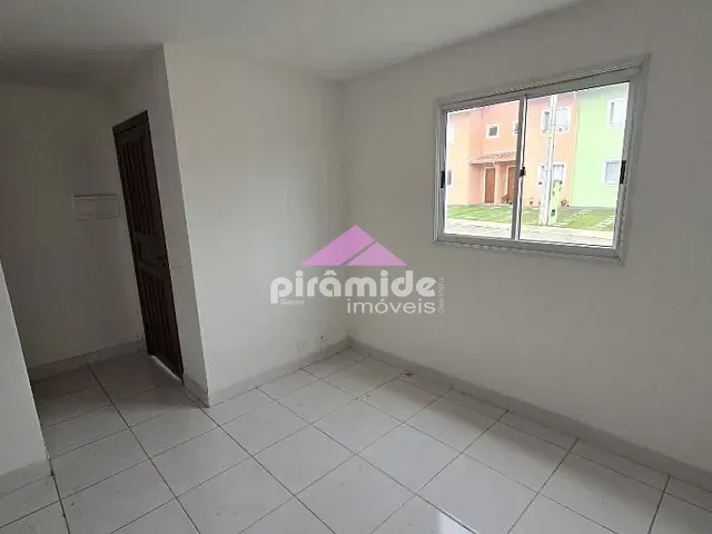 Casa com 80m² 3 quartos e 1 banheiro, à venda, no bairro Eugênio de Mello em São José dos Campos