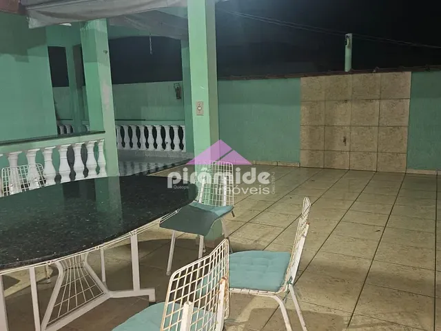 Casa com 250m² 4 quartos e 3 banheiros, para alugar, no bairro Bosque dos Eucaliptos em São José dos Campos