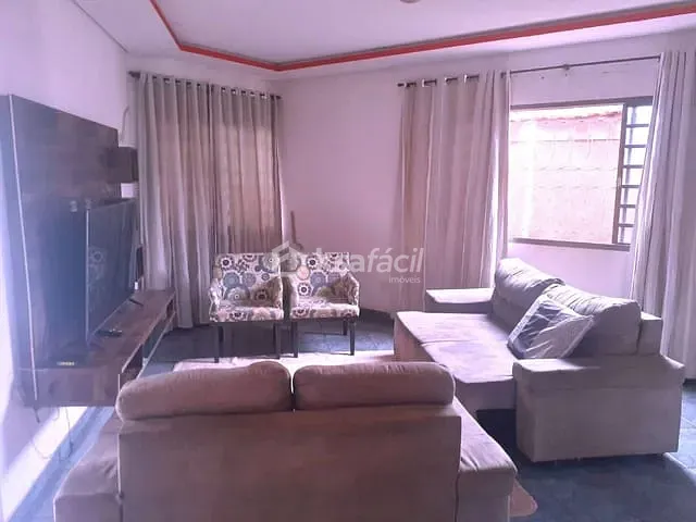 Casa com 360m² 4 quartos e 2 banheiros, à venda, no bairro Guanandi em Campo Grande