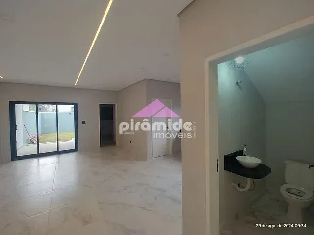 Casa com 212m² 4 quartos e 4 banheiros, à venda, no bairro Jardim Jacinto em Jacareí