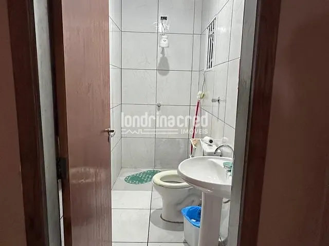 Casa 3 quartos e 2 banheiros, à venda, no bairro Carlota em Londrina