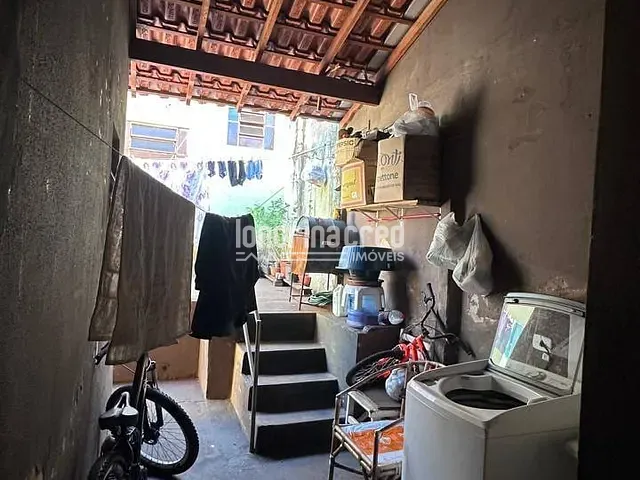 Casa 3 quartos e 2 banheiros, à venda, no bairro Carlota em Londrina