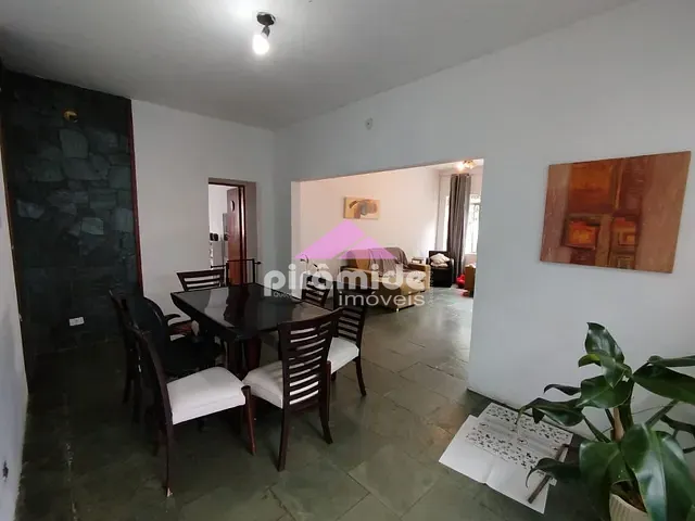 Casa com 250m² 3 quartos e 2 banheiros, à venda, no bairro Vila Betânia em São José dos Campos
