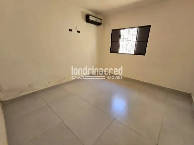 Casa 4 quartos e 5 banheiros, à venda, no bairro Jardim Nápoles em Londrina