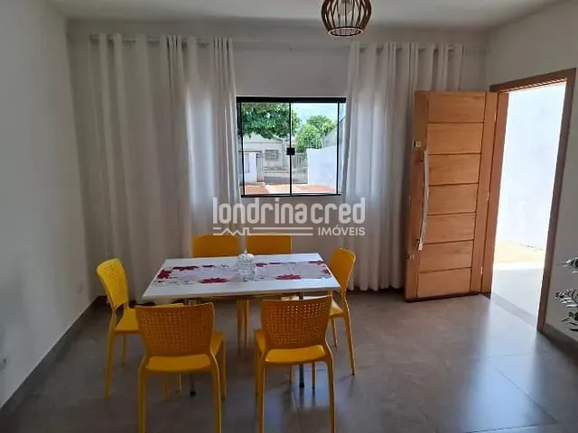 Casa com 450m² 3 quartos e 2 banheiros, à venda, no bairro Santos Dumont em Londrina