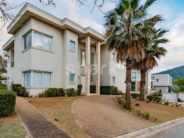Casa com 850m² 7 quartos e 10 banheiros, à venda ou para alugar, no bairro Alphaville em Santana de Parnaíba