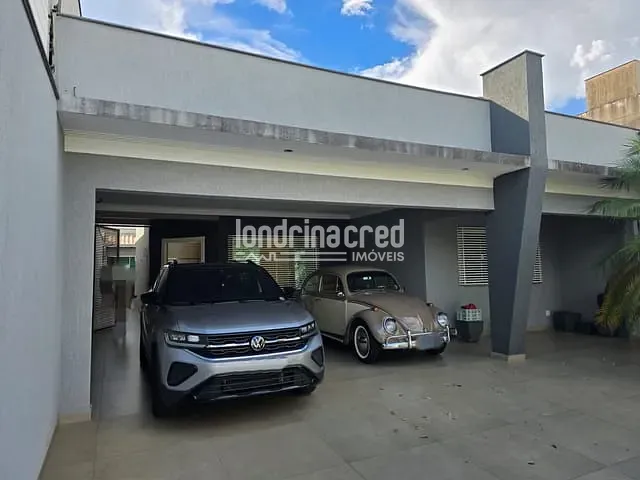 Casa com 250m² 3 quartos e 2 banheiros, à venda, no bairro Loteamento Chamonix em Londrina
