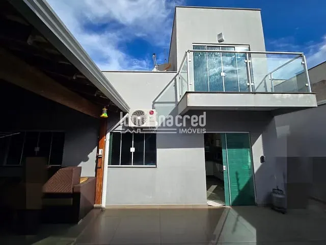 Casa com 250m² 3 quartos e 2 banheiros, à venda, no bairro Loteamento Chamonix em Londrina
