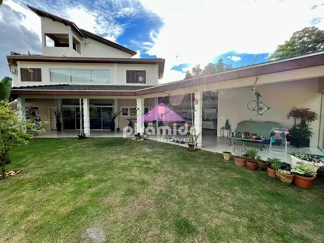 Casa com 450m², à venda, no bairro Jardim Esplanada em São José dos Campos