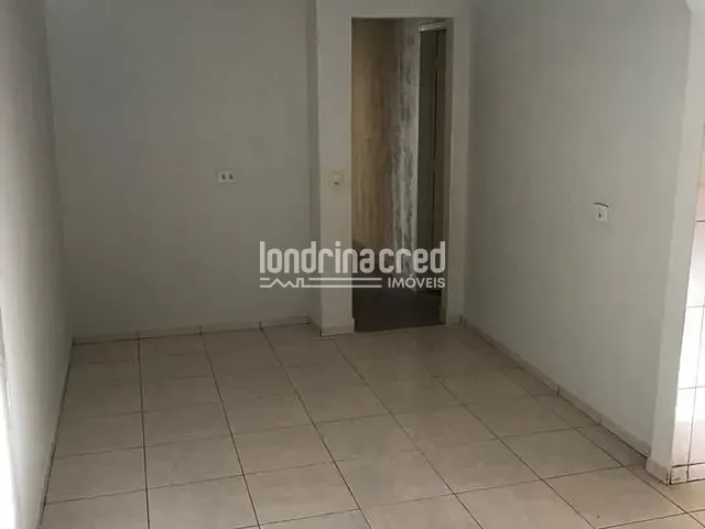 Casa com 200m² 3 quartos e 2 banheiros, à venda, no bairro Conjunto Vivi Xavier em Londrina