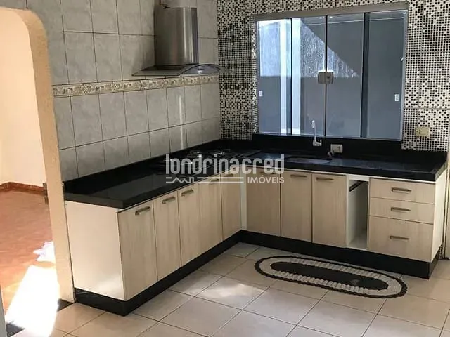 Casa com 200m² 3 quartos e 2 banheiros, à venda, no bairro Conjunto Vivi Xavier em Londrina