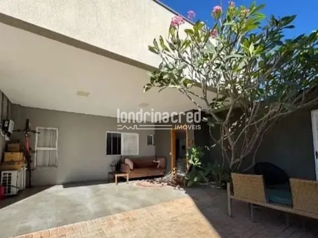 Casa 3 quartos e 2 banheiros, à venda, no bairro Industrial em Londrina
