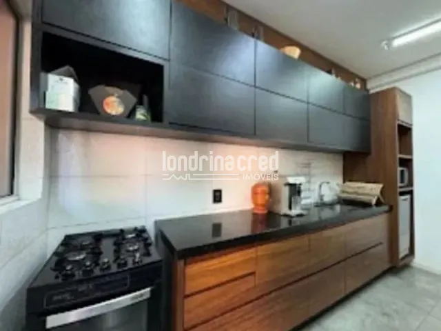Casa 3 quartos e 2 banheiros, à venda, no bairro Industrial em Londrina