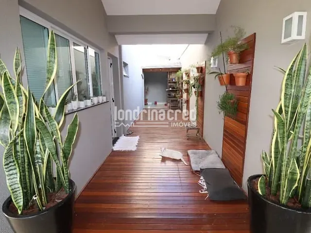 Casa com 205m² 3 quartos e 2 banheiros, à venda, no bairro Jardim Neman Sahyun em Londrina