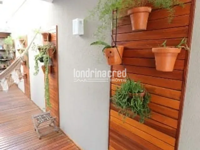 Casa com 205m² 3 quartos e 2 banheiros, à venda, no bairro Jardim Neman Sahyun em Londrina