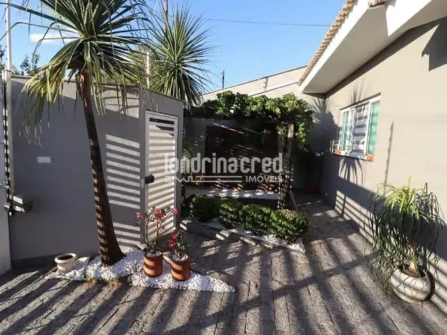 Casa com 205m² 3 quartos e 2 banheiros, à venda, no bairro Jardim Neman Sahyun em Londrina
