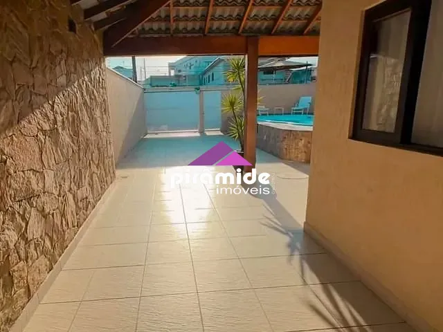 Casa com 246m² 3 quartos e 3 banheiros, à venda, no bairro Indaiá em Caraguatatuba