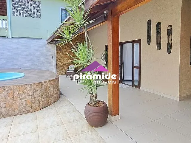 Casa com 246m² 3 quartos e 3 banheiros, à venda, no bairro Indaiá em Caraguatatuba