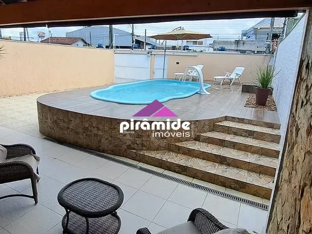 Casa com 246m² 3 quartos e 3 banheiros, à venda, no bairro Indaiá em Caraguatatuba