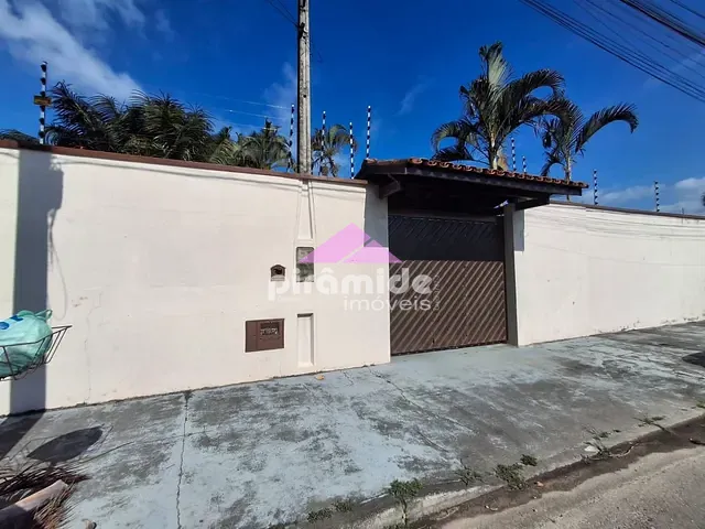 Casa com 1000m² 4 quartos e 2 banheiros, à venda, no bairro Porto Novo em Caraguatatuba