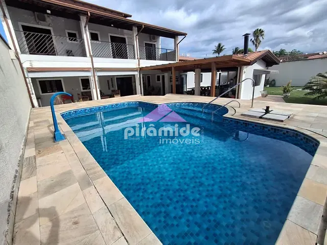 Casa com 1000m² 4 quartos e 2 banheiros, à venda, no bairro Porto Novo em Caraguatatuba