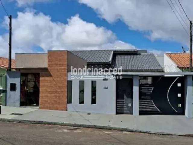 Casa com 385m² 3 quartos e 2 banheiros, à venda, no bairro Vila Agari em Apucarana