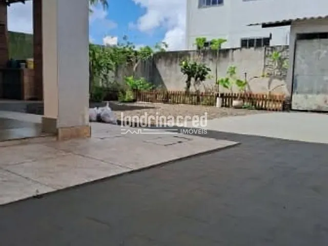 Casa com 385m² 3 quartos e 2 banheiros, à venda, no bairro Vila Agari em Apucarana