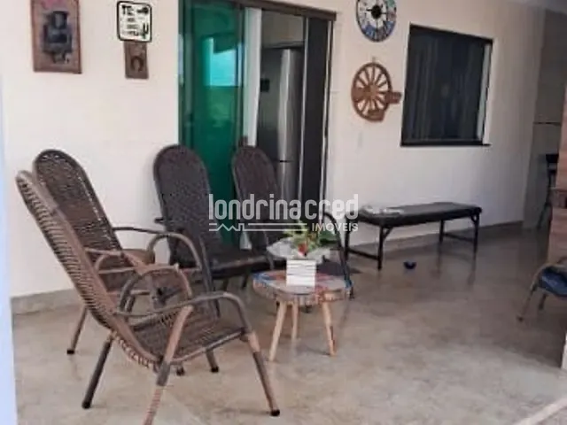 Casa com 385m² 3 quartos e 2 banheiros, à venda, no bairro Vila Agari em Apucarana