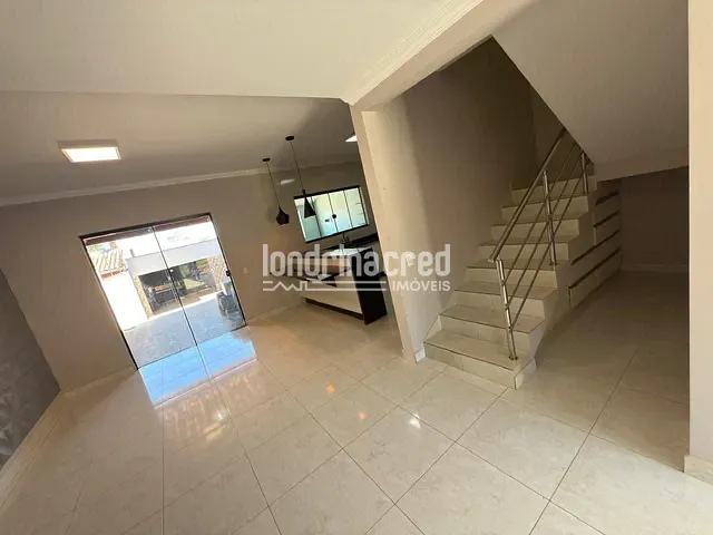 Casa 3 quartos e 4 banheiros, à venda, no bairro Terras de Santana em Londrina