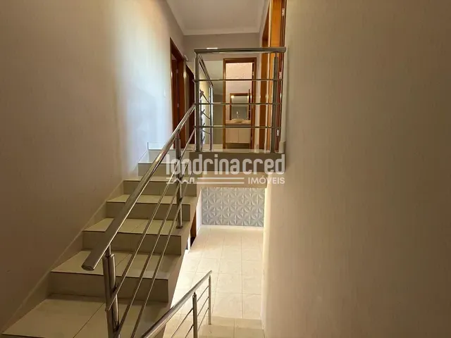 Casa 3 quartos e 4 banheiros, à venda, no bairro Terras de Santana em Londrina