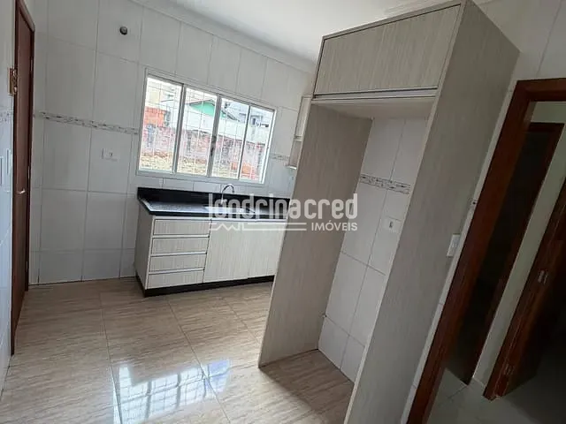 Casa com 250m² 3 quartos e 1 banheiro, à venda, no bairro Santiago em Londrina