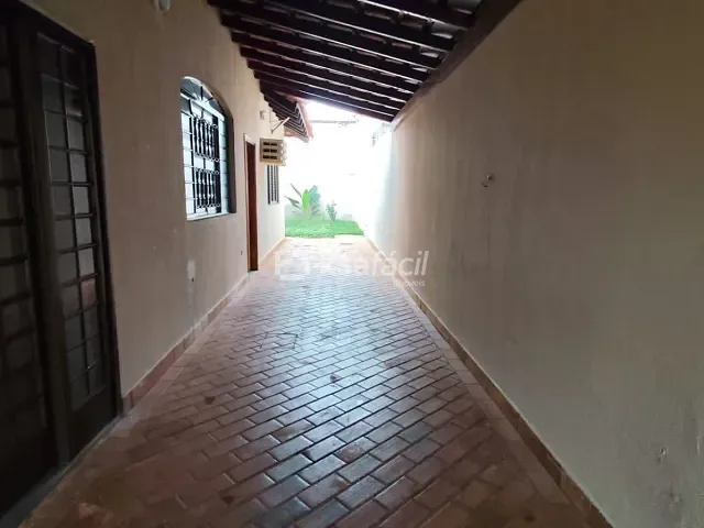 Casa com 360m² 3 quartos e 3 banheiros, para alugar, no bairro Vila Vilas Boas em Campo Grande