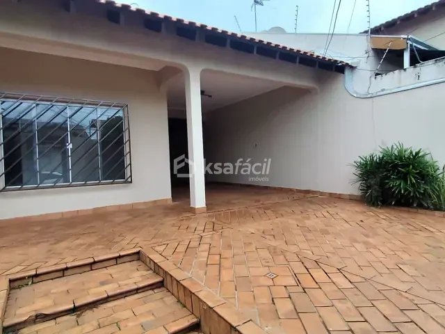 Casa com 360m² 3 quartos e 3 banheiros, para alugar, no bairro Vila Vilas Boas em Campo Grande