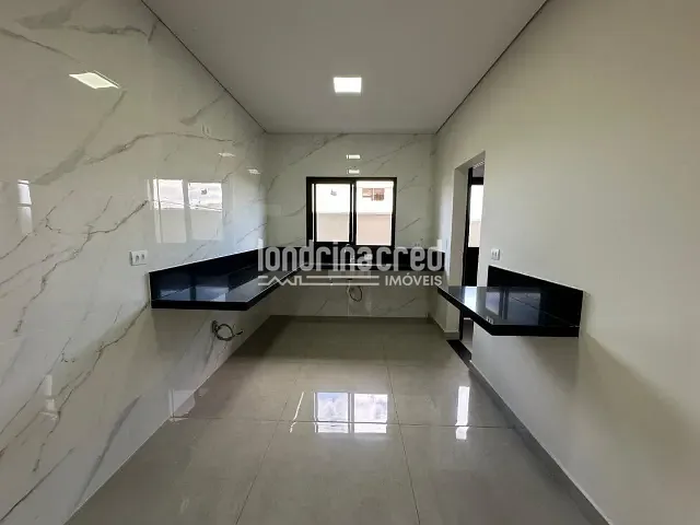 Casa com 318m² 3 quartos e 2 banheiros, à venda, no bairro Condomínio Paysage Indaiá em Londrina