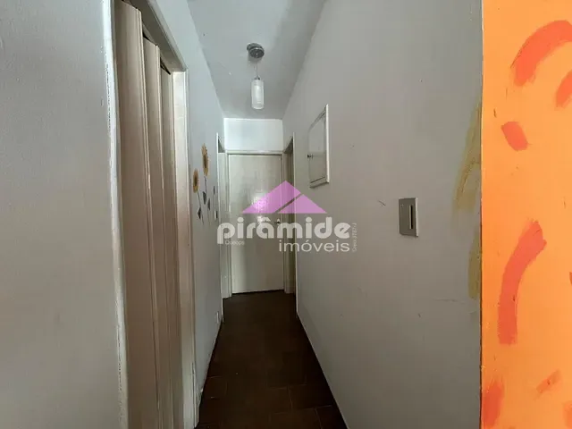 Casa com 300m² 3 quartos e 2 banheiros, à venda, no bairro Cidade Vista Verde em São José dos Campos