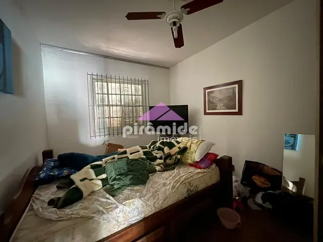 Casa com 300m² 3 quartos e 2 banheiros, à venda, no bairro Cidade Vista Verde em São José dos Campos
