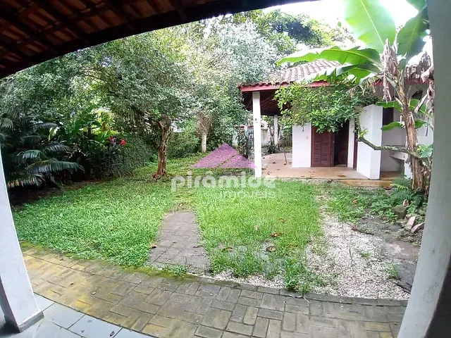 Casa com 360m² 2 quartos e 2 banheiros, à venda, no bairro Massaguaçu em Caraguatatuba