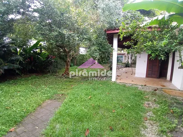 Casa com 360m² 2 quartos e 2 banheiros, à venda, no bairro Massaguaçu em Caraguatatuba