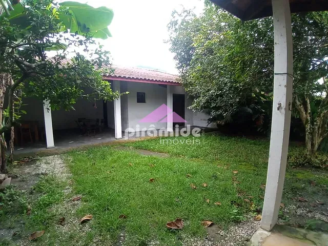 Casa com 360m² 2 quartos e 2 banheiros, à venda, no bairro Massaguaçu em Caraguatatuba